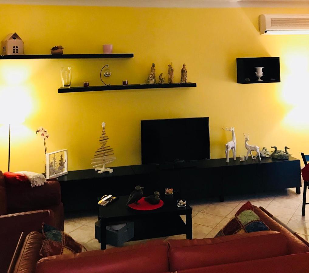 La Casa Di Isabella โลเรโต ภายนอก รูปภาพ